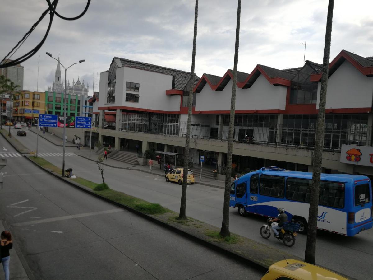 Alcala Plaza #2 Alojamiento- Residencial-Muy Central Манисалес Екстериор снимка